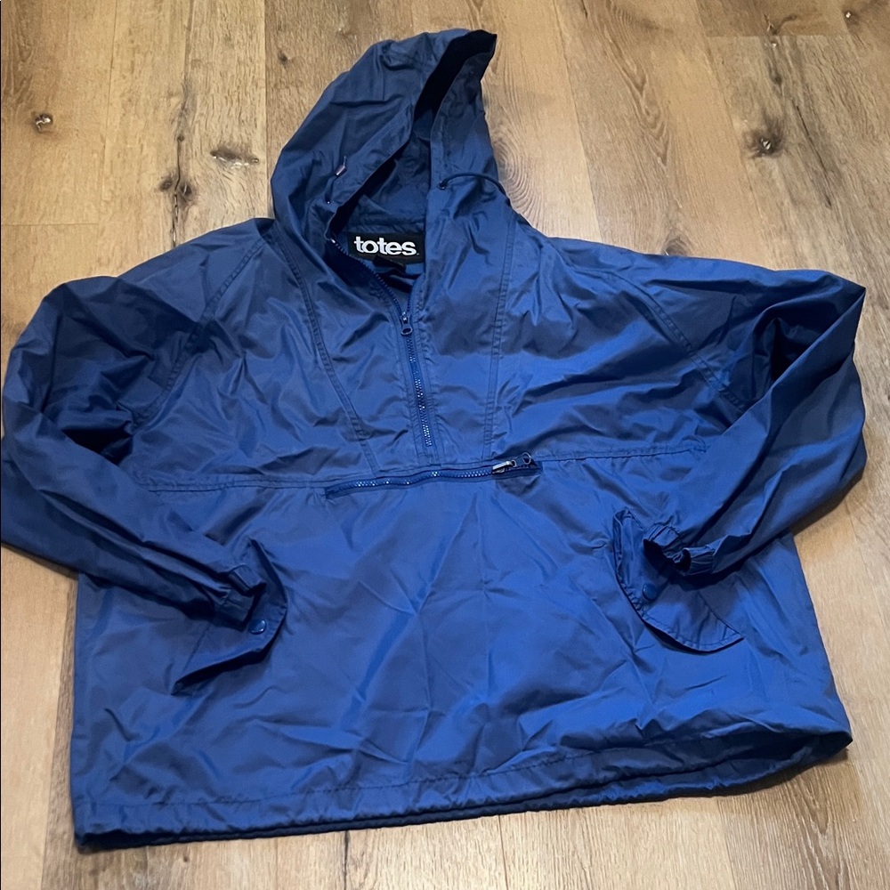 Totes Blue Light Weight Pullover Large